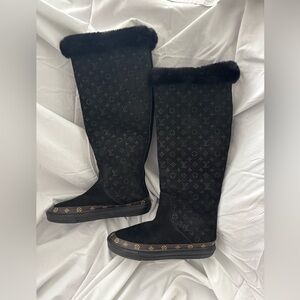 Louis Vuitton Snowball Flat Half Boot, black, 39